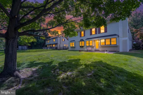 $875,000 | 890 Village Circle, Blue Bell, PA 19422