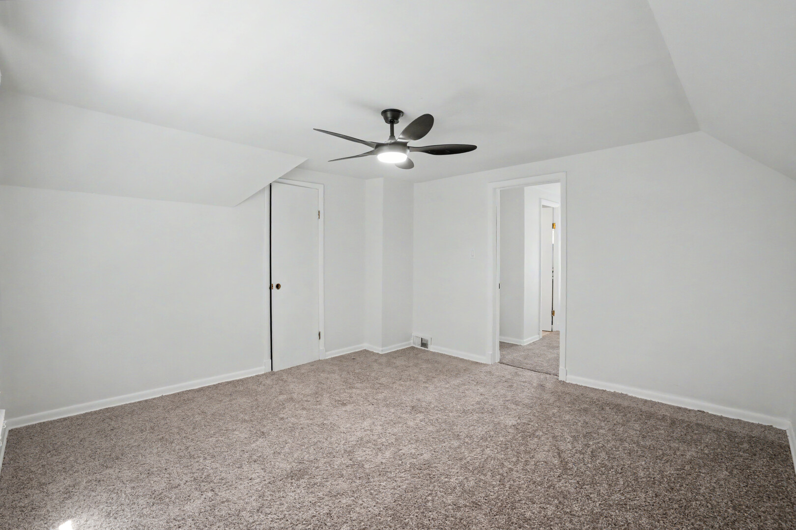 1713 North 5th Street Clinton, IA 52732 - Photo 18 of 24