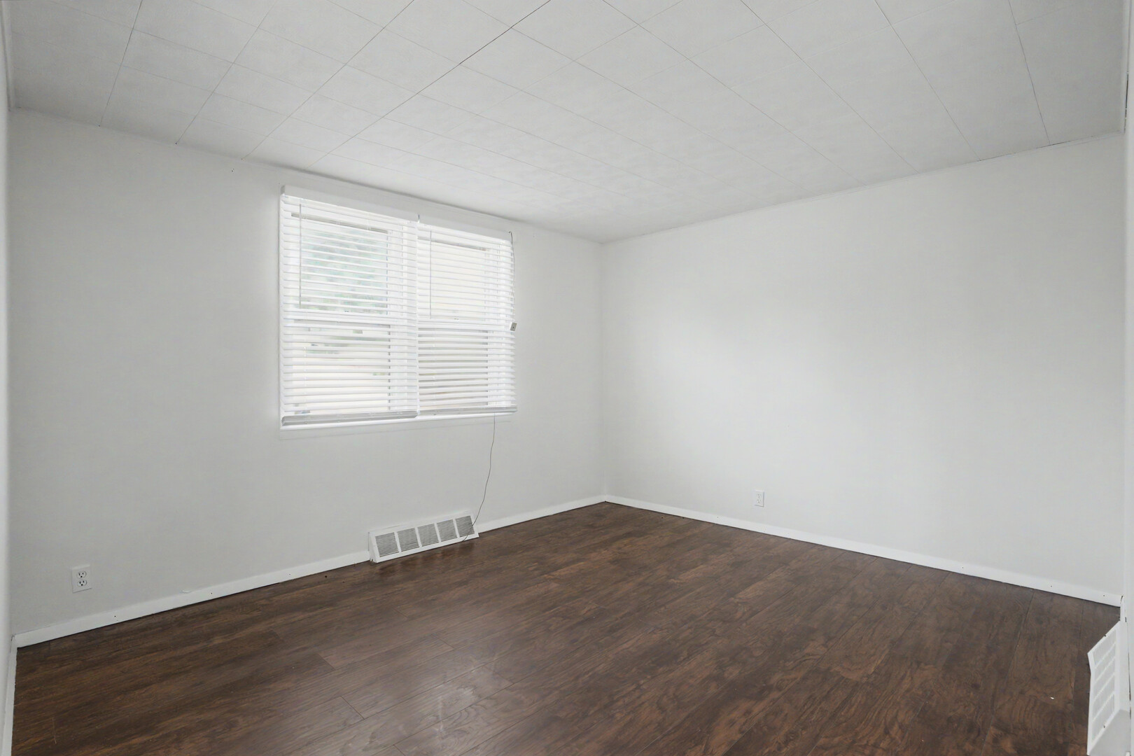 1713 North 5th Street Clinton, IA 52732 - Photo 5 of 24