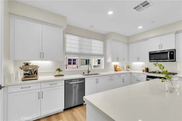 $695,000 | 27582 Manzanita Way, Valencia, CA 91381