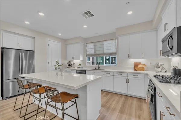 $695,000 | 27582 Manzanita Way, Valencia, CA 91381