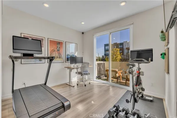 $695,000 | 27582 Manzanita Way, Valencia, CA 91381