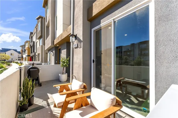 $695,000 | 27582 Manzanita Way, Valencia, CA 91381