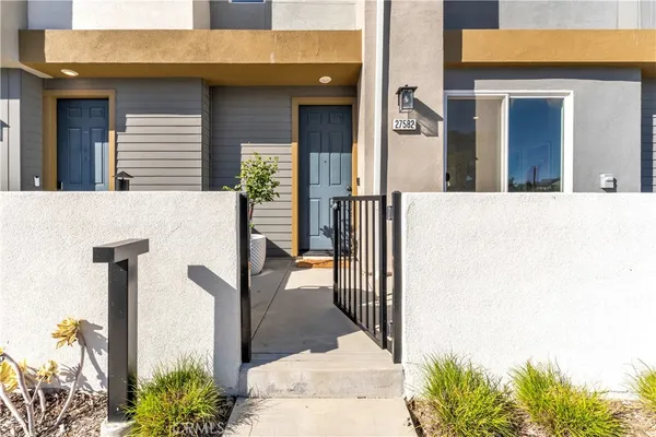 $695,000 | 27582 Manzanita Way, Valencia, CA 91381