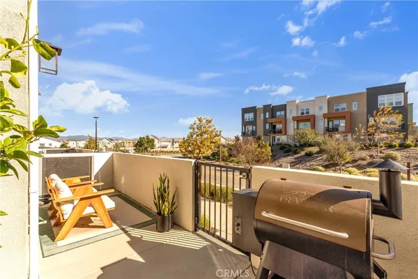 $695,000 | 27582 Manzanita Way, Valencia, CA 91381