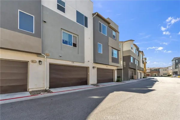 $695,000 | 27582 Manzanita Way, Valencia, CA 91381
