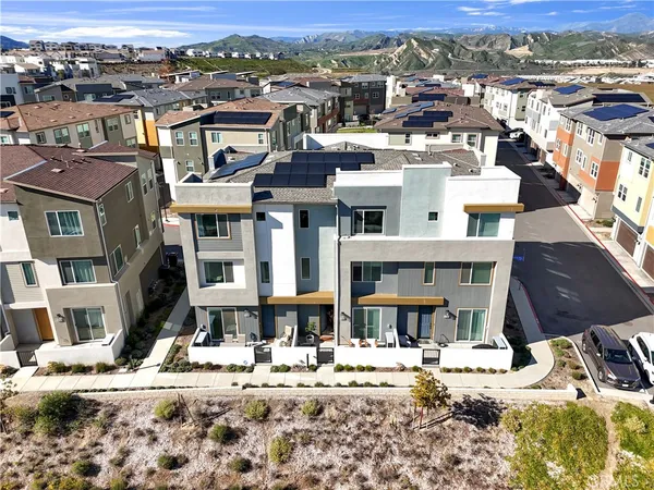 $695,000 | 27582 Manzanita Way, Valencia, CA 91381