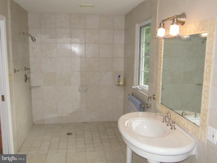400 Saybrook Road Villanova, PA 19085 - Photo 15 of 19 Bathroom