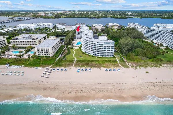 $995,000 | 2780 South Ocean Boulevard, Unit 612, Palm Beach, FL 33480