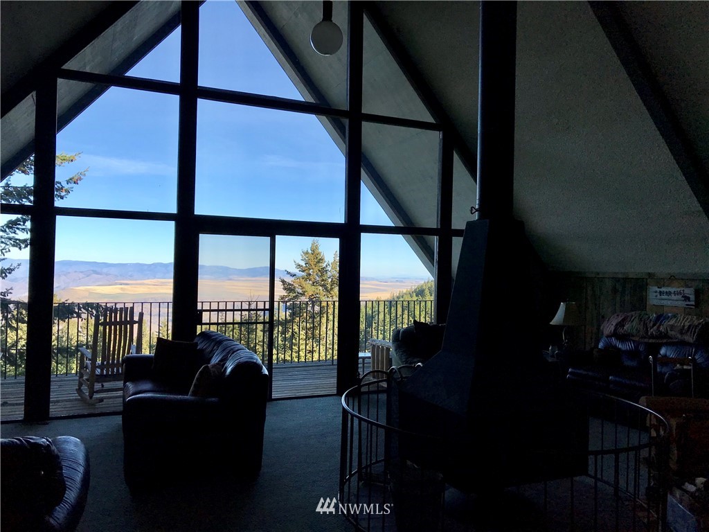 100 Moon Valley Road East Wenatchee, WA 98802 - Photo 4 of 25 Gallery Image 4