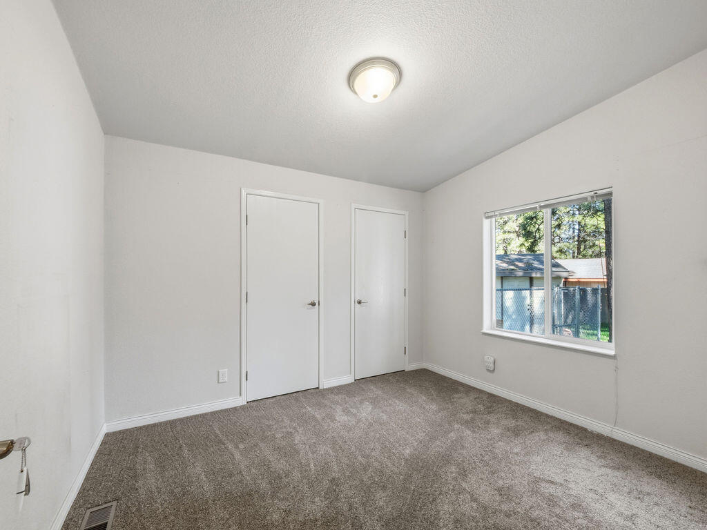 15531 Green Wing Loop Keno, OR 97627 - Photo 18 of 27 P3190046