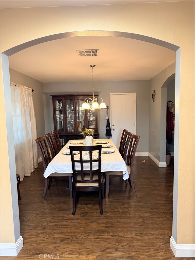 1896 Maryvale Lane Hemet, CA 92544 - Photo 5 of 33 a view of a dining room with furniture