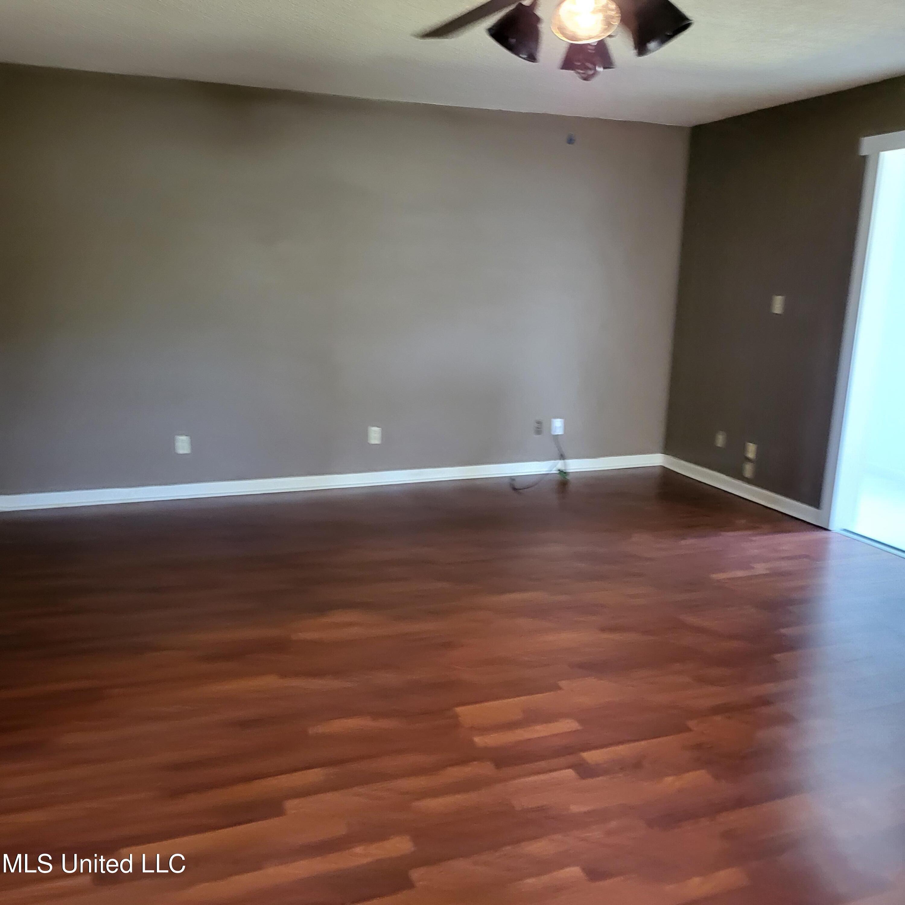 8804 Frank Snell Road Moss Point, MS 39562 - Photo 8 of 18 20220404_104616