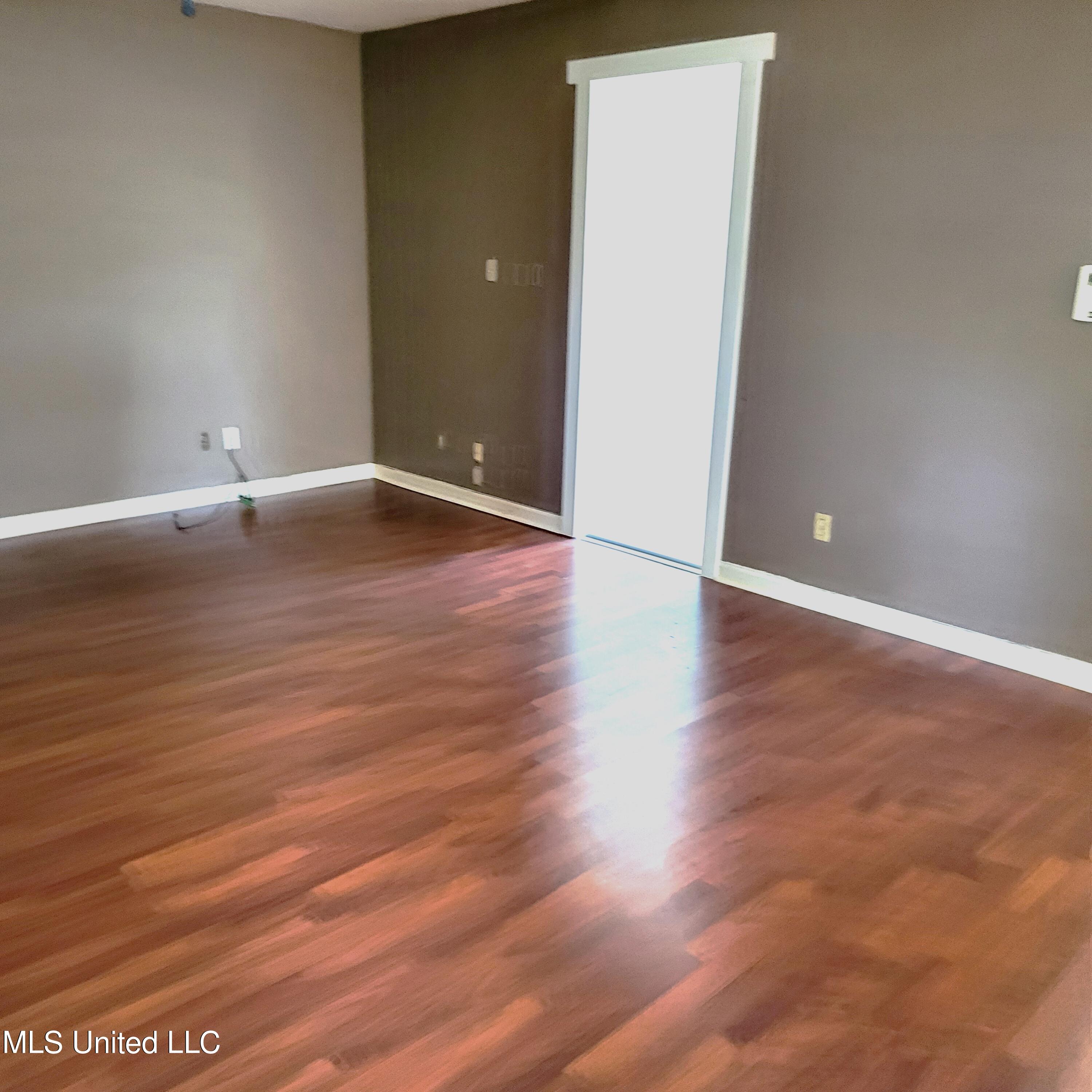 8804 Frank Snell Road Moss Point, MS 39562 - Photo 9 of 18 20220404_104618