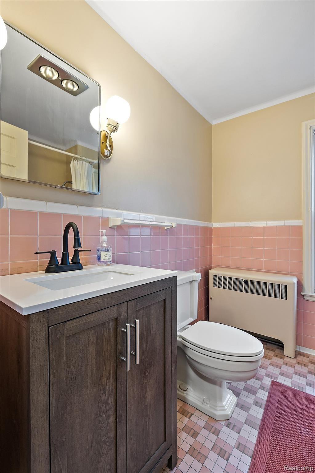 10448 Green Road Goodrich, MI 48438 - Photo 45 of 57 Upstairs Full Bath