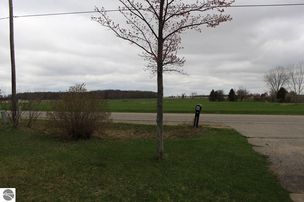 5135 South Shepherd Road Shepherd, MI 48883 - Photo 22 of 24 1783539-21.JPG