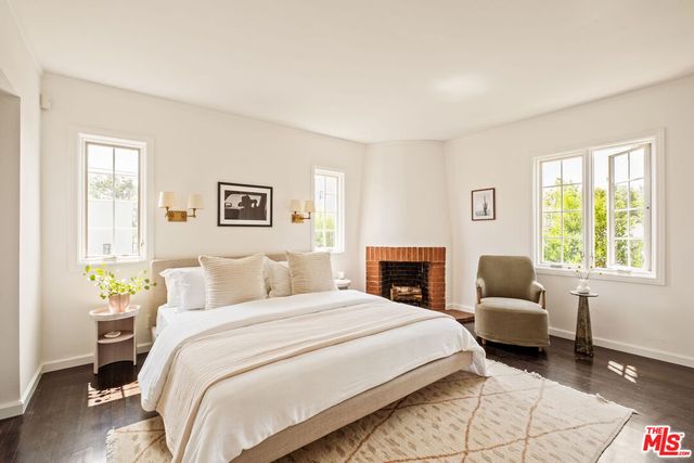 $2,090,000 | 1068 Queen Anne Place, Los Angeles, CA 90019