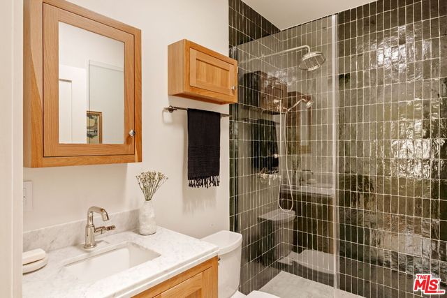 $2,090,000 | 1068 Queen Anne Place, Los Angeles, CA 90019