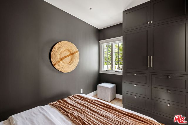 $2,090,000 | 1068 Queen Anne Place, Los Angeles, CA 90019