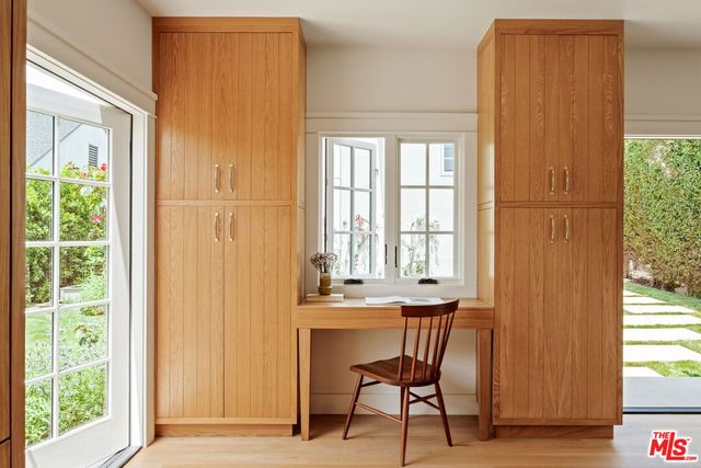 $2,090,000 | 1068 Queen Anne Place, Los Angeles, CA 90019