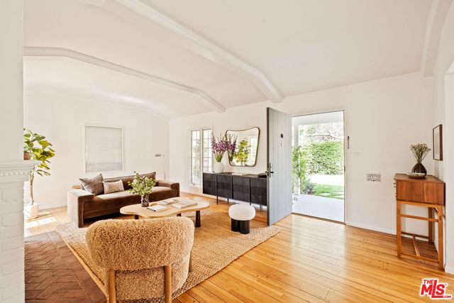 $2,090,000 | 1068 Queen Anne Place, Los Angeles, CA 90019