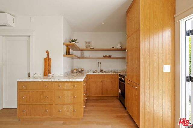 $2,090,000 | 1068 Queen Anne Place, Los Angeles, CA 90019