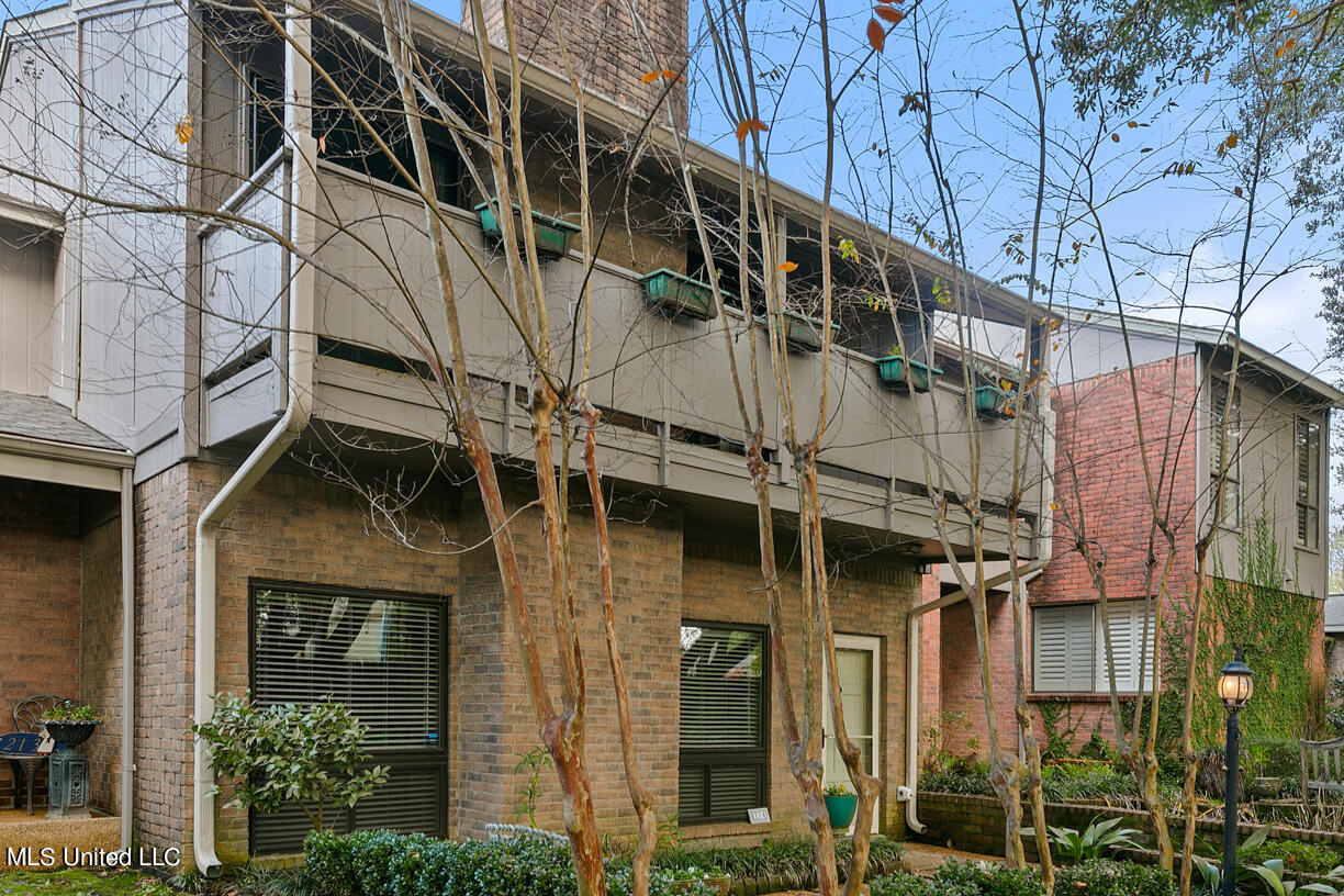 5125 Old Canton Road, Unit 214 Jackson, MS 39211 - Photo 1 of 36 214 the glen final-1