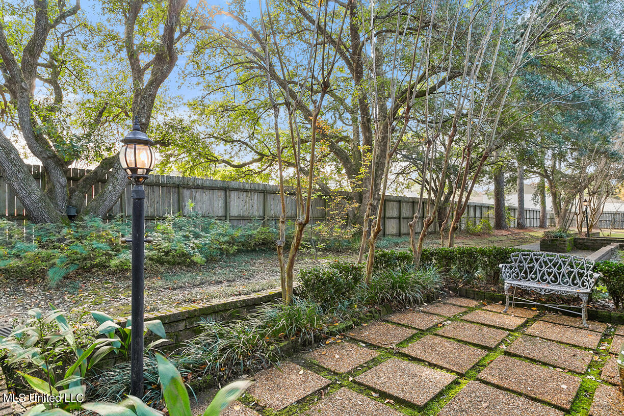 5125 Old Canton Road, Unit 214 Jackson, MS 39211 - Photo 5 of 36 214 the glen final-5