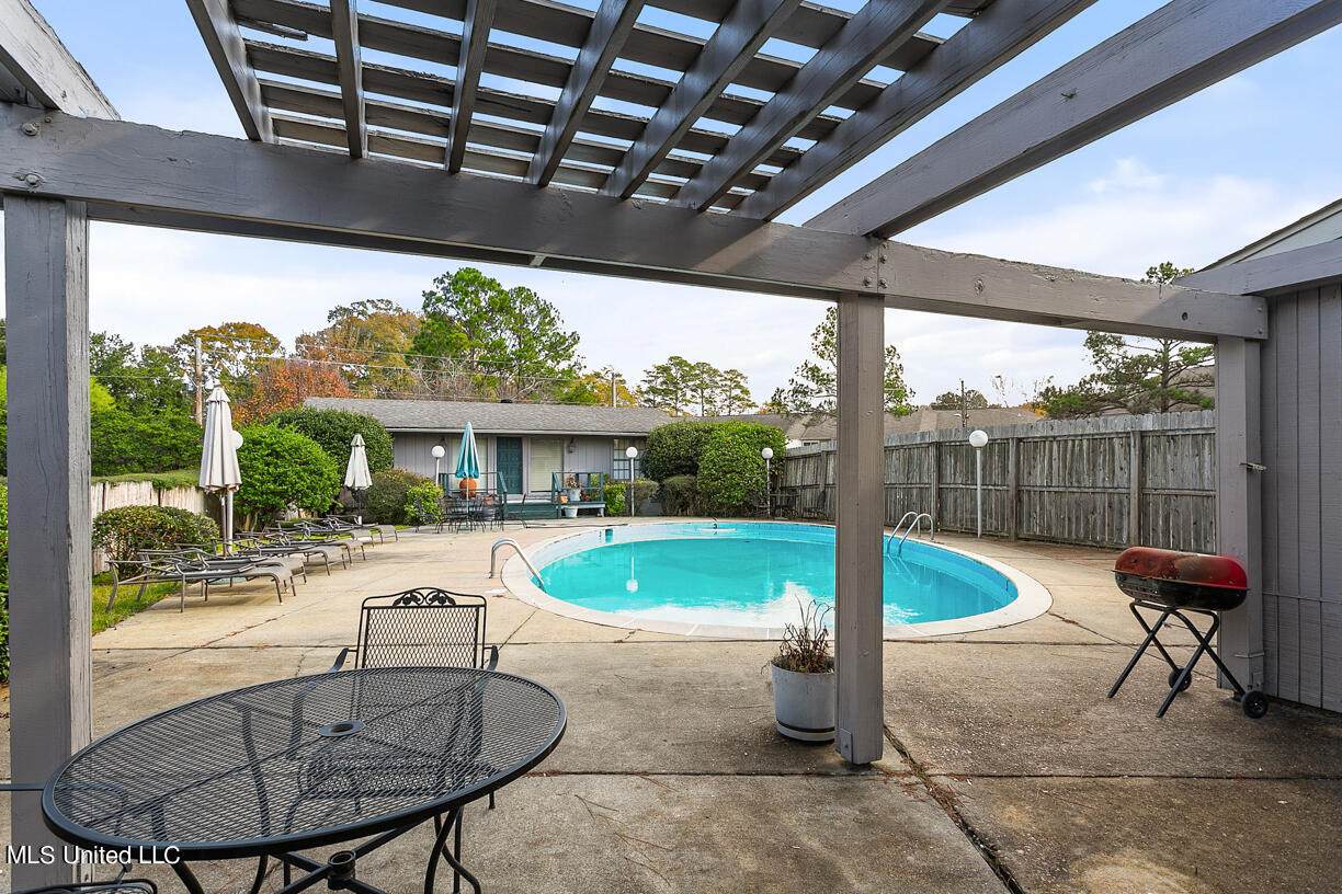 5125 Old Canton Road, Unit 214 Jackson, MS 39211 - Photo 6 of 36 214 the glen final-6