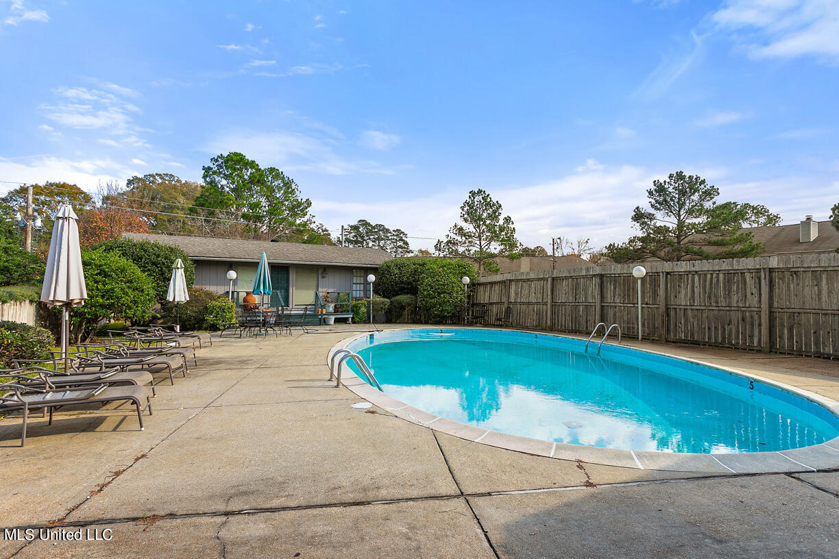 5125 Old Canton Road, Unit 214 Jackson, MS 39211 - Photo 7 of 36 214 the glen final-7