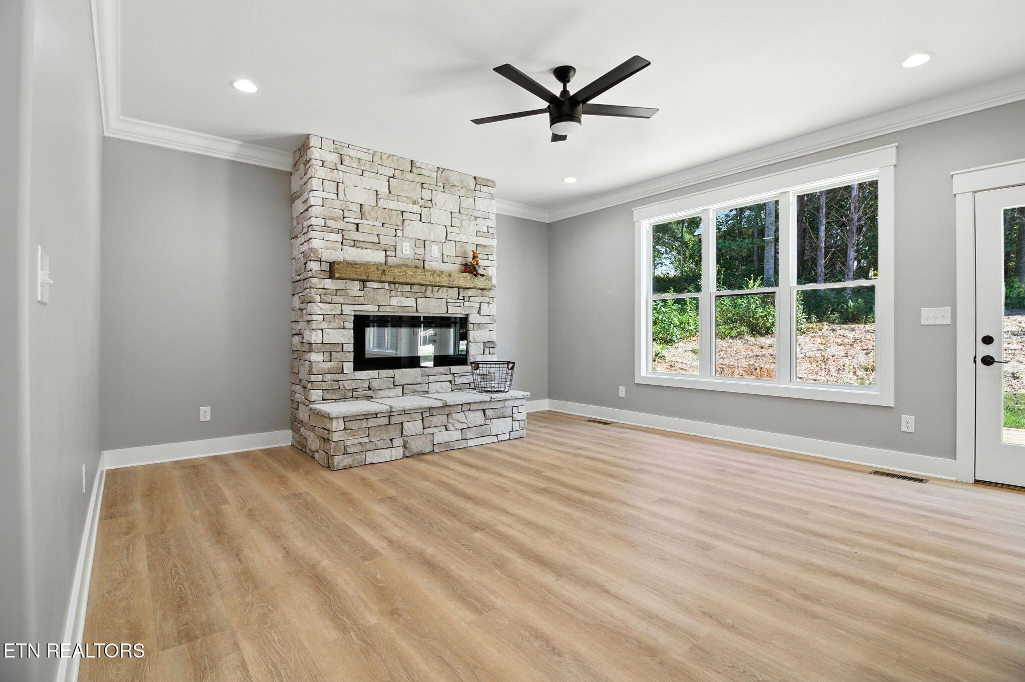 121 Inagehi Way Loudon, TN 37774 - Photo 14 of 38 17-web-or-mls-DZ3A2750