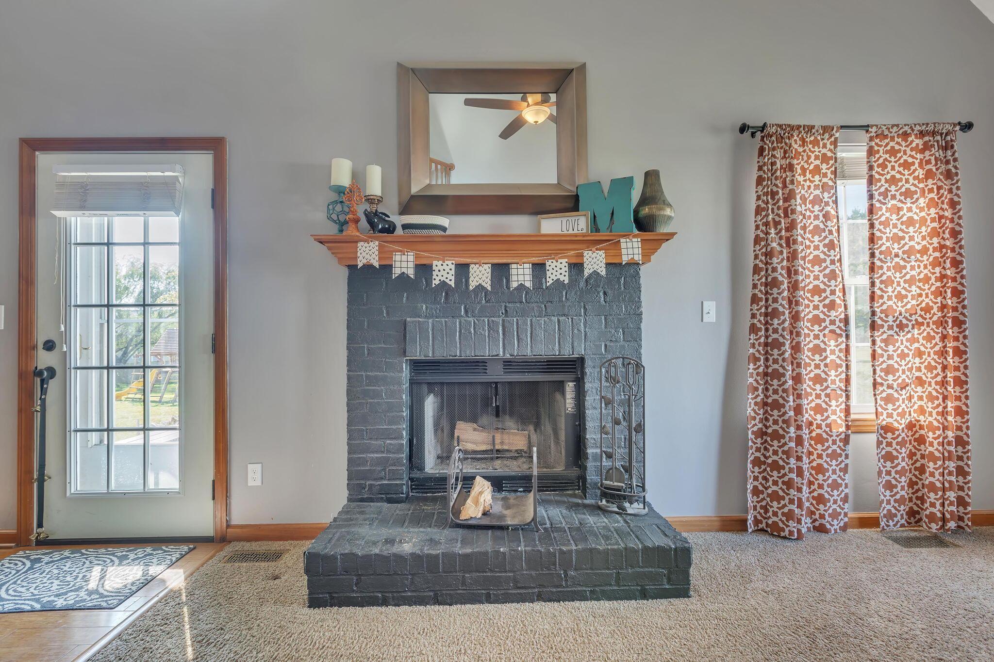 8243 Blacks Road Southwest Pataskala, OH 43062 - Photo 19 of 63 Great Room