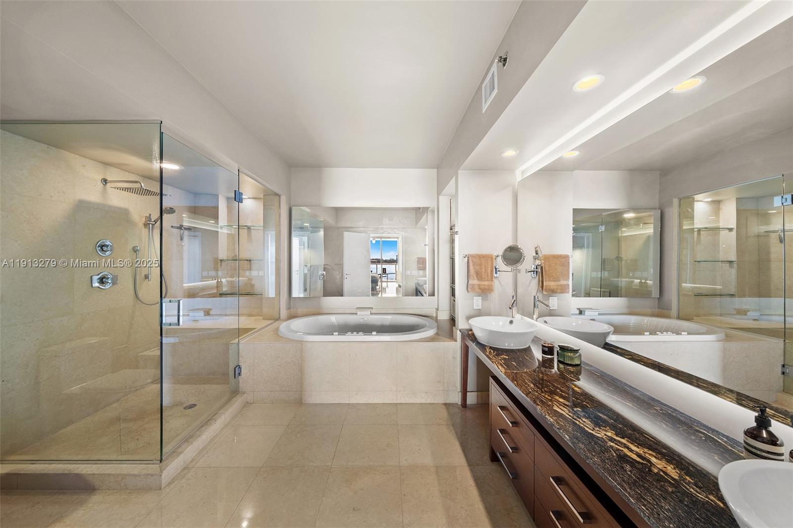450 Alton Road, Unit 805 Miami Beach, FL 33139 - Photo 18 of 62 Gallery Image 18