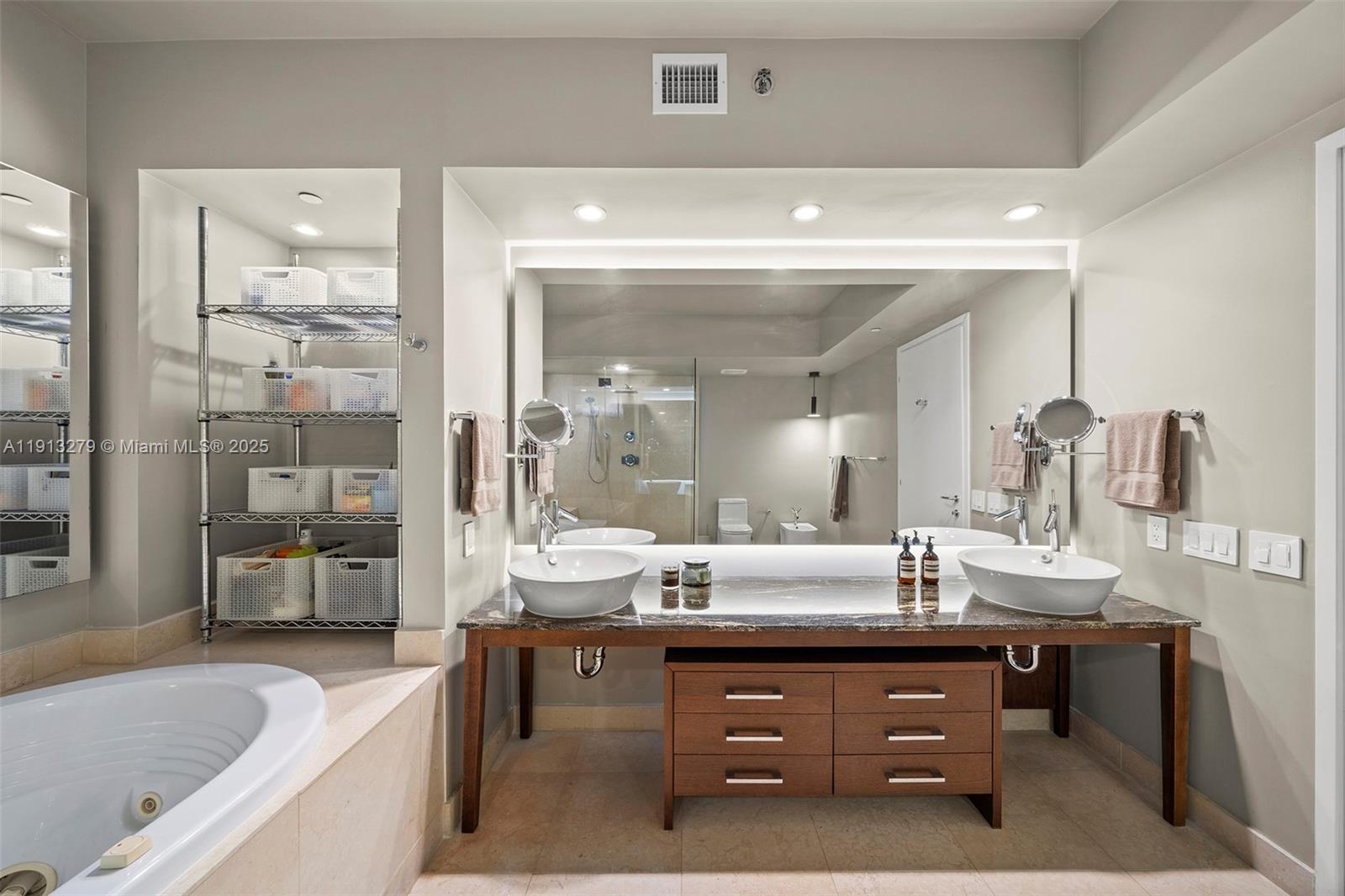 450 Alton Road, Unit 805 Miami Beach, FL 33139 - Photo 19 of 62 Gallery Image 19