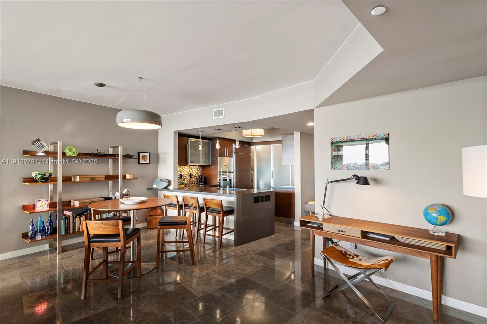 450 Alton Road, Unit 805 Miami Beach, FL 33139 - Photo 28 of 62 Gallery Image 28