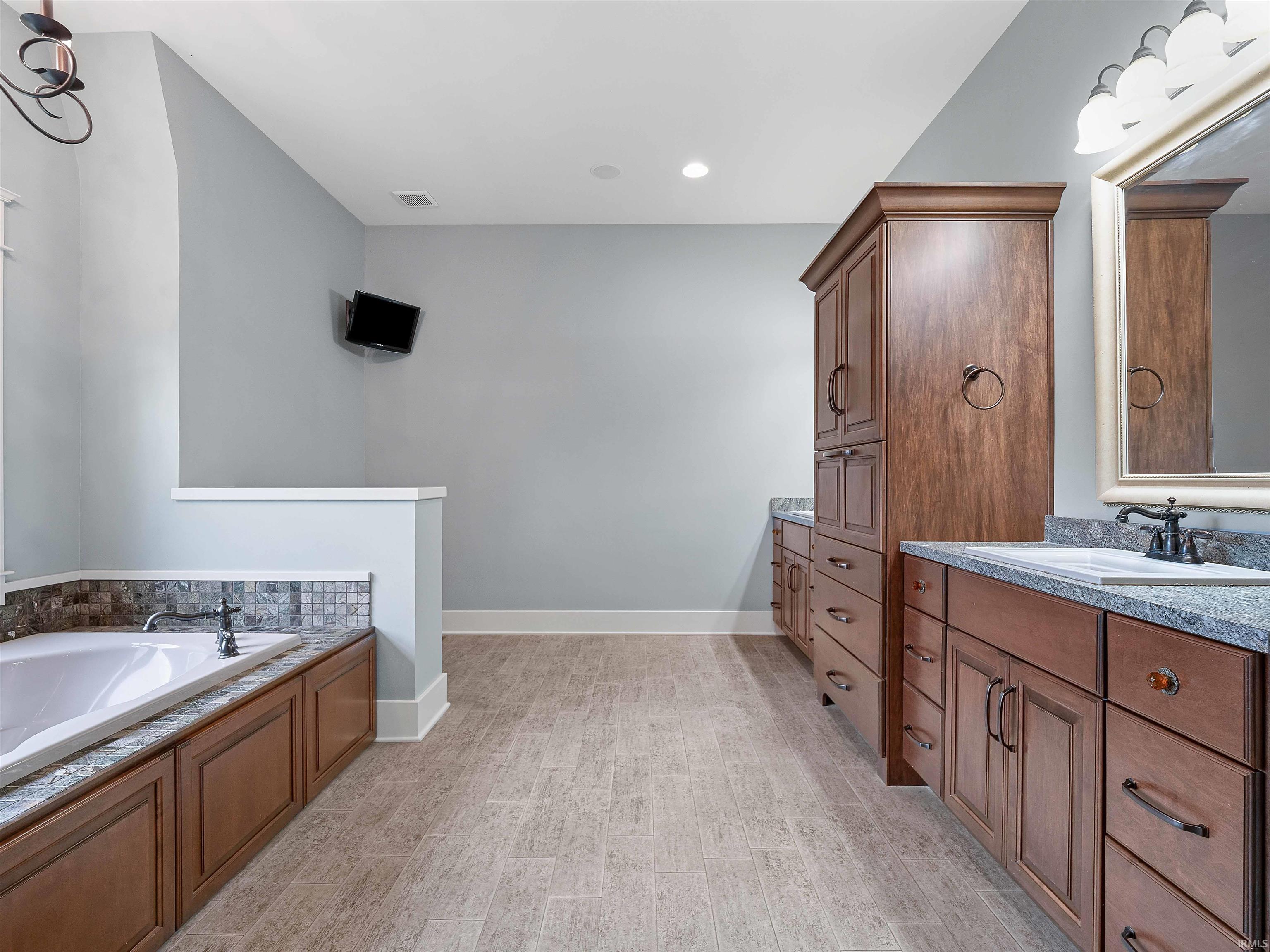 6315 Hursh Road Fort Wayne, IN 46845 - Photo 20 of 36