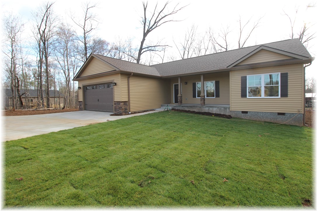 859 Tokeena Road Seneca, SC 29678 - Photo 1 of 20 Gallery Image 1