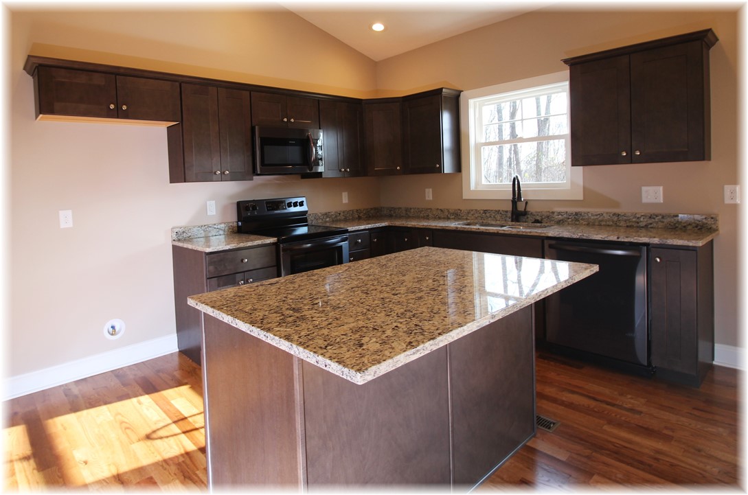 859 Tokeena Road Seneca, SC 29678 - Photo 4 of 20 Gallery Image 4