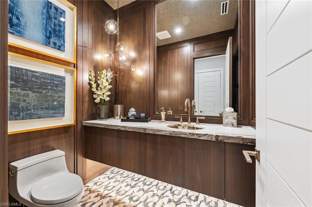 355 Colony Drive Naples, FL 34108 - Photo 30 of 49