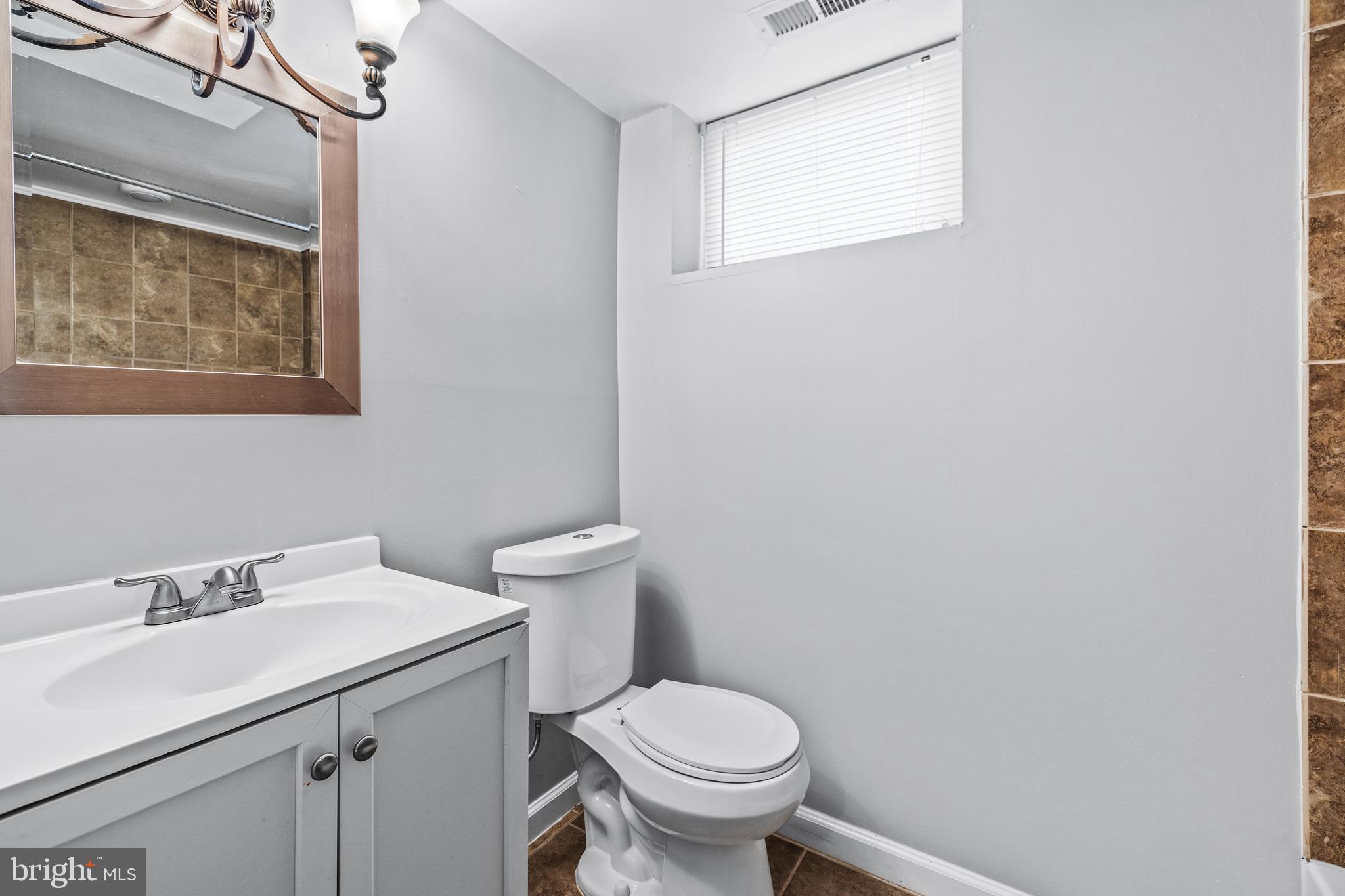 1507 Upshire Road Baltimore, MD 21218 - Photo 27 of 31 LL full bath