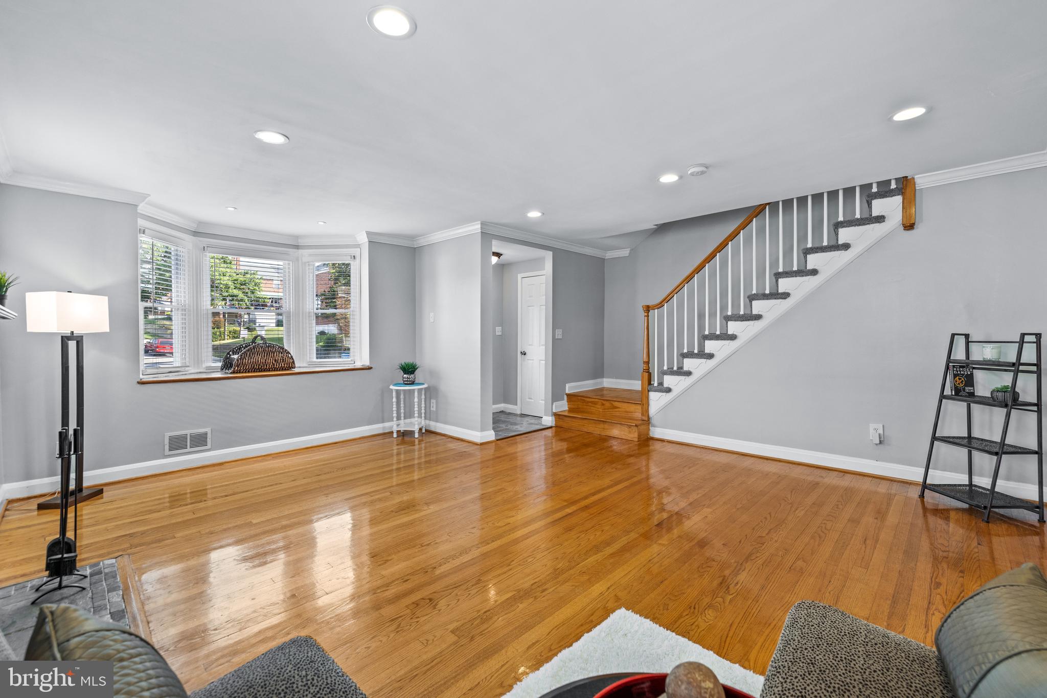 1507 Upshire Road Baltimore, MD 21218 - Photo 6 of 31 fantastic hardwoods throughout