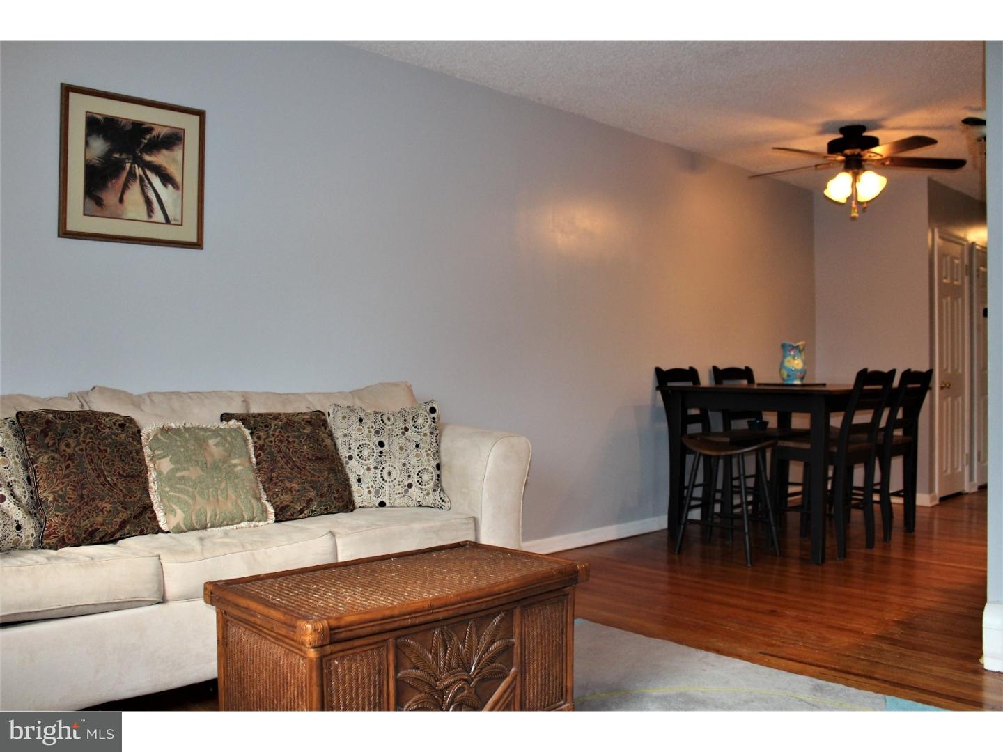 8331 Rising Sun Avenue Philadelphia, PA 19111 - Photo 7 of 21 Living Room