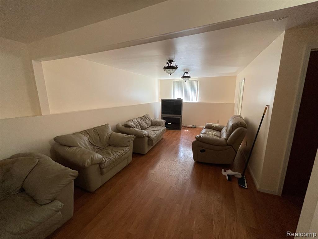 29721 Farmington Road Farmington Hills, MI 48331 - Photo 22 of 40