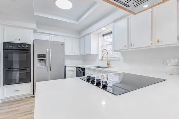 $2,300 | 10720 Briar Forest Drive, Unit 32, Houston, TX 77042