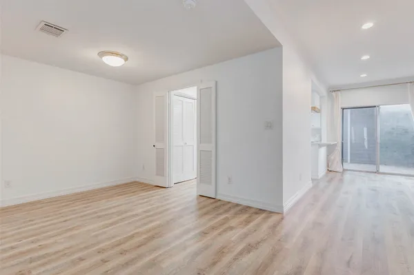 $2,300 | 10720 Briar Forest Drive, Unit 32, Houston, TX 77042