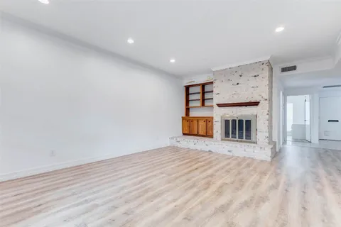 $2,500 | 10720 Briar Forest Drive, Unit 32, Houston, TX 77042