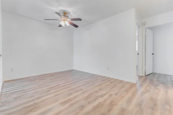 $2,300 | 10720 Briar Forest Drive, Unit 32, Houston, TX 77042