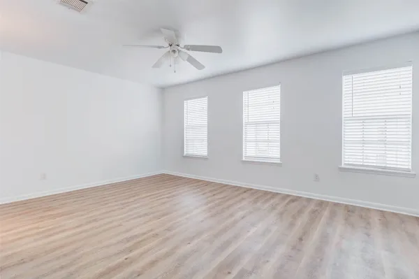 $2,300 | 10720 Briar Forest Drive, Unit 32, Houston, TX 77042