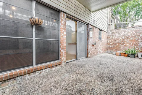 $2,500 | 10720 Briar Forest Drive, Unit 32, Houston, TX 77042