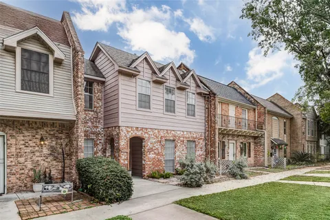 $2,500 | 10720 Briar Forest Drive, Unit 32, Houston, TX 77042
